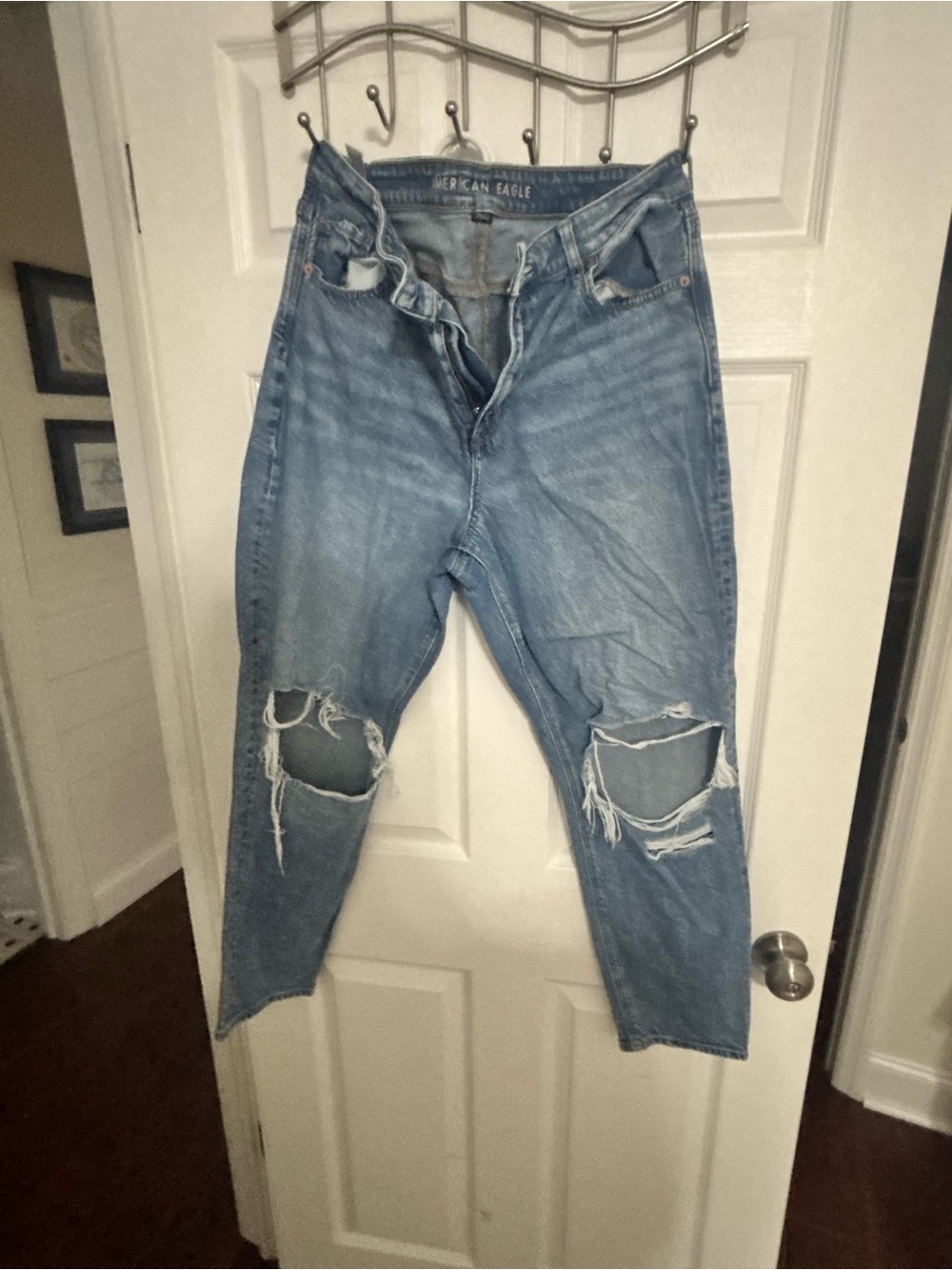 American Eagle Outfitters Women’s Light Blue Distressed Ripped Jeans